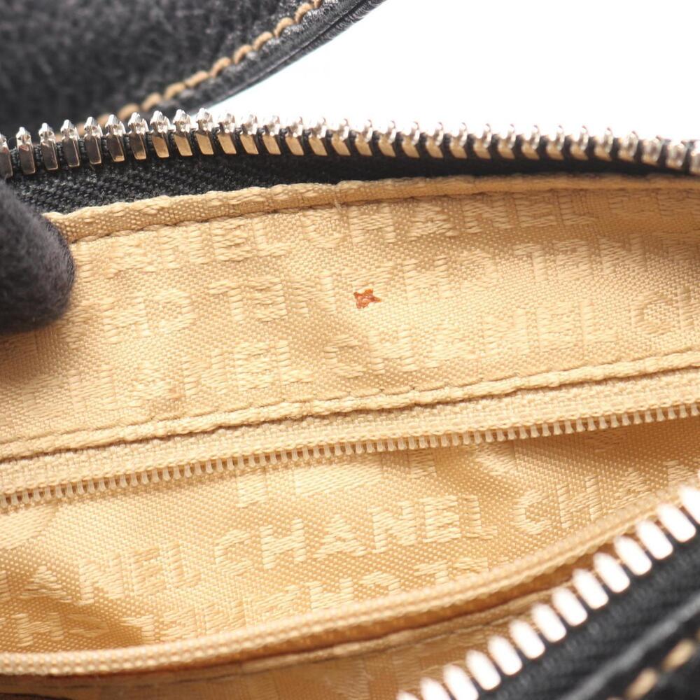 CHANEL Black Leather Shoulder Bag - Picture 7 of 12